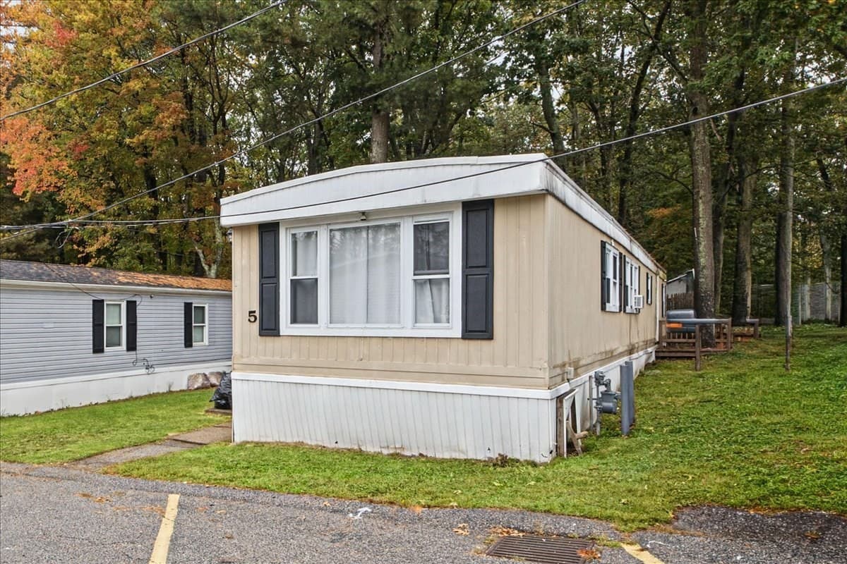 Mobile Home at 5 Alpine St, Rockland MA 02370, photo 34 of 39