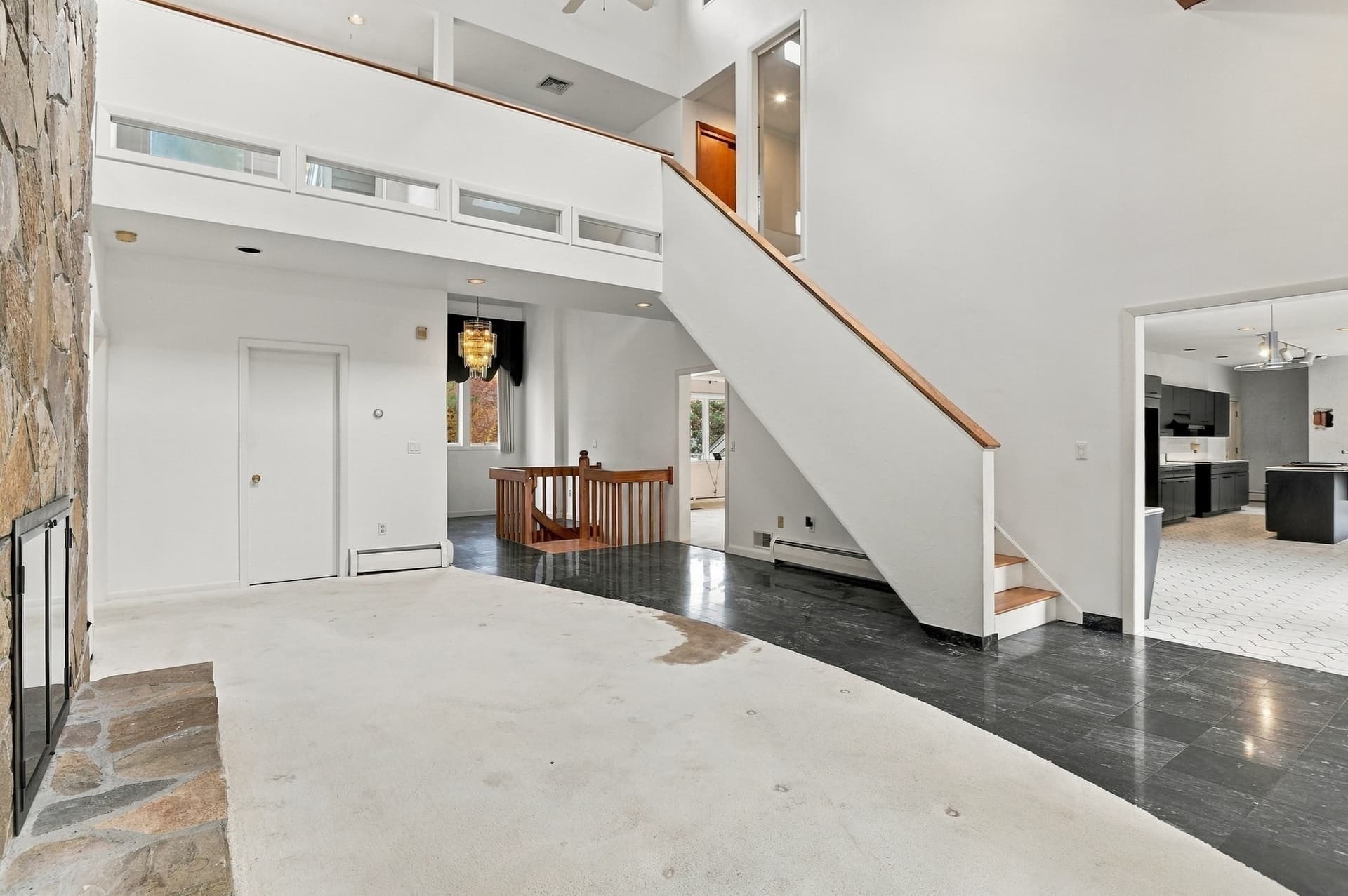Single Family Residence at 29 Whisper Drive, Worcester MA 01609, photo 5 of 42