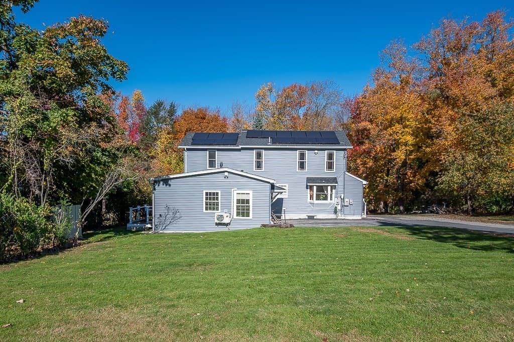 Single Family Residence at 2 Rolfe Ave, Worcester MA 01604, photo 3 of 42