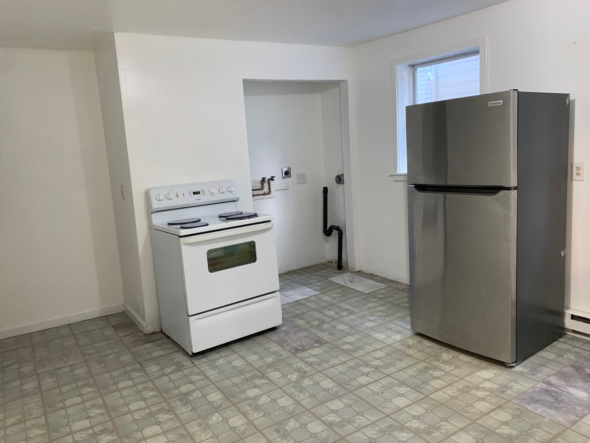 4 Family - 4 Units Up/Down at 130 Canterbury St, Worcester MA 01603, photo 28 of 40