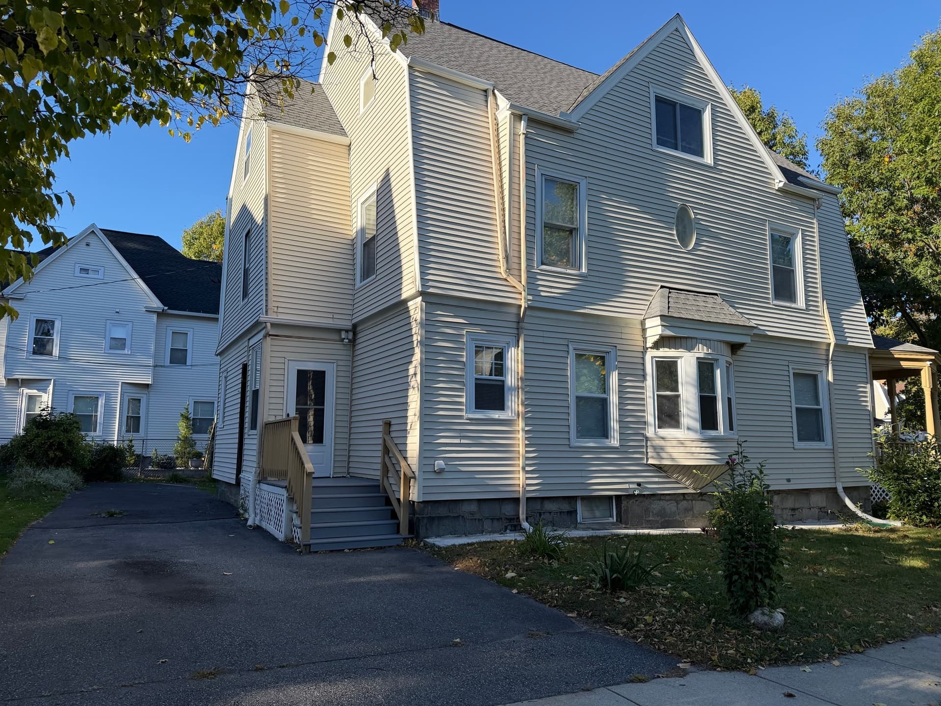 Single Family Residence at 9 Englewood Ave, Worcester MA 01603, photo 2 of 23