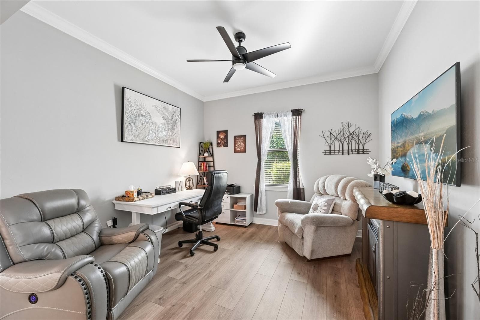 Single Family Residence at 13356 VERANDI ST, VENICE, photo 40 of 69