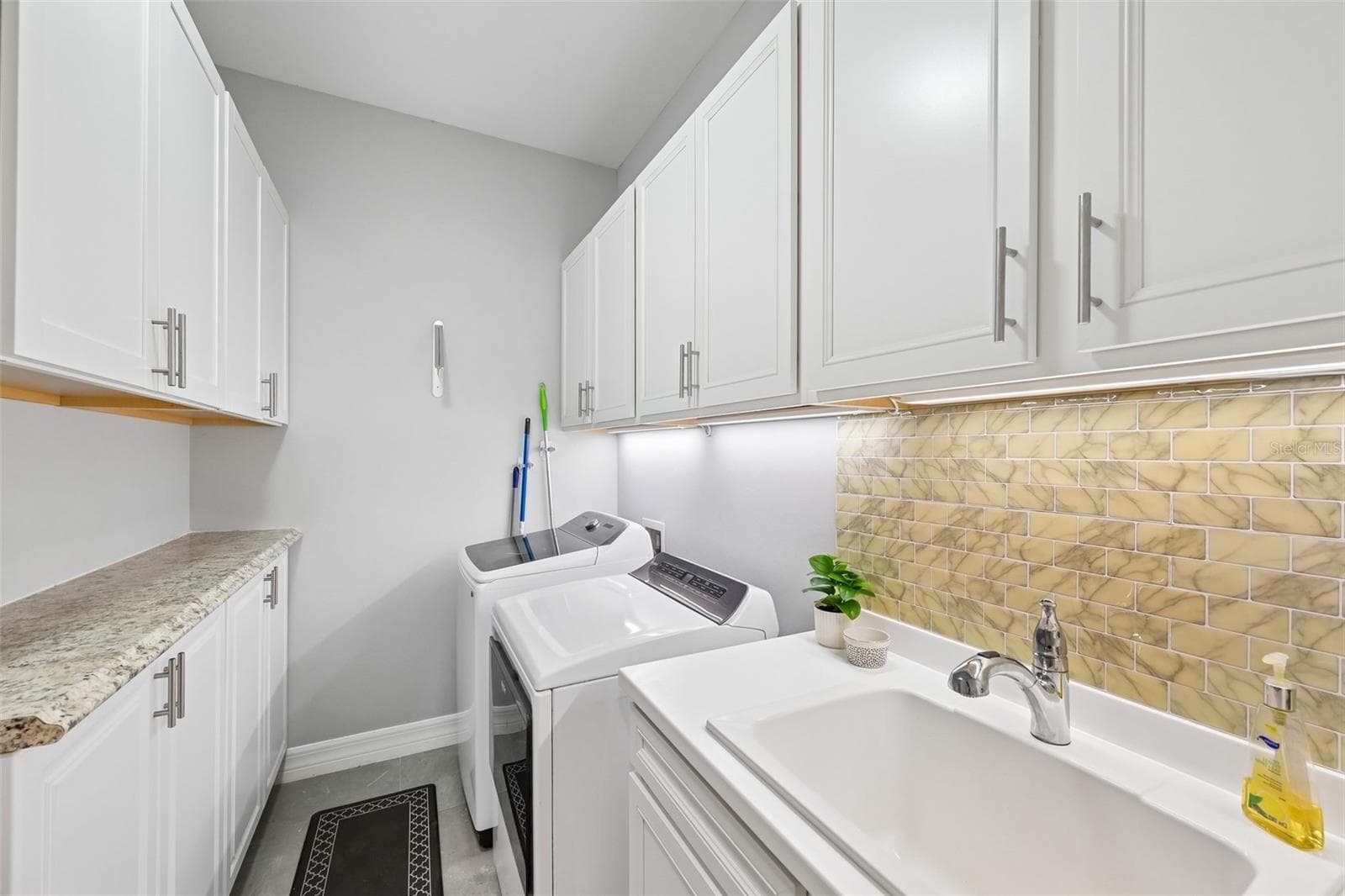 Single Family Residence at 13356 VERANDI ST, VENICE, photo 54 of 69