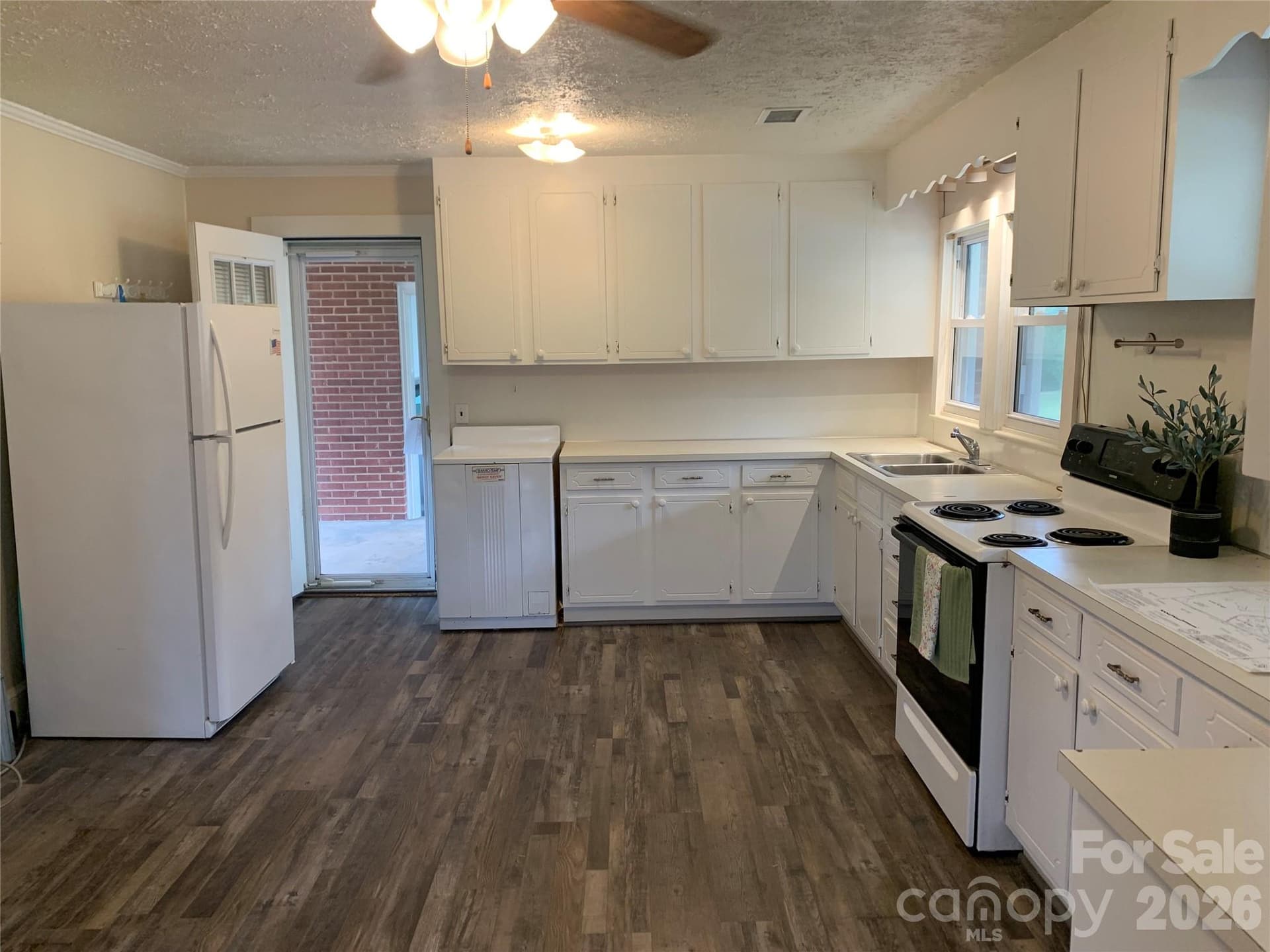 Single Family Residence at 6231 Nc 16 Highway N, Taylorsville, photo 13 of 29