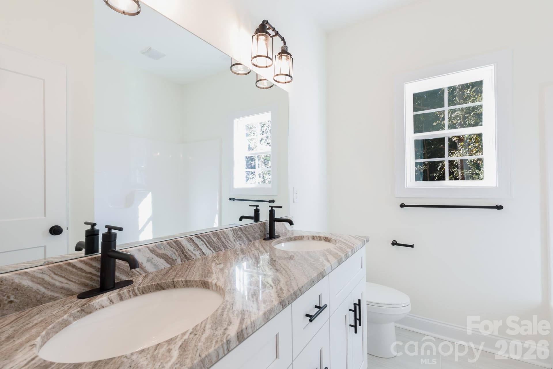 Single Family Residence at 2030 Hunters Creek Lane, Rock Hill, photo 17 of 32