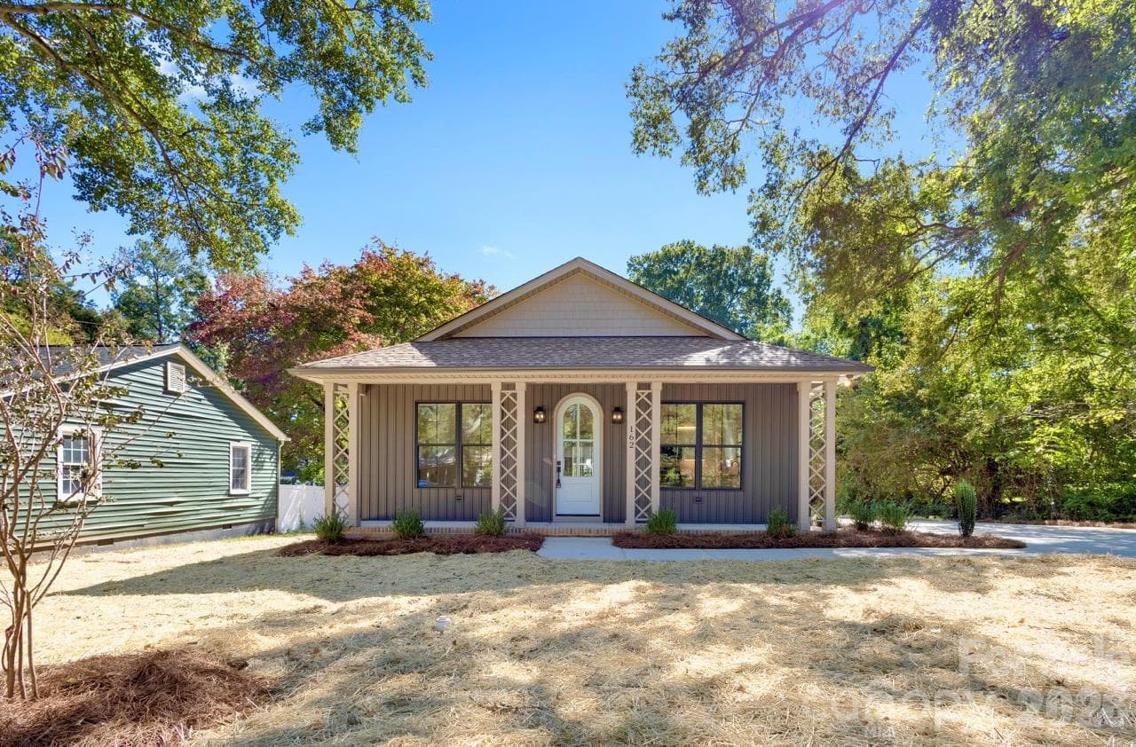 Single Family Residence at 162 Shurley Street, Rock Hill, photo 2 of 39