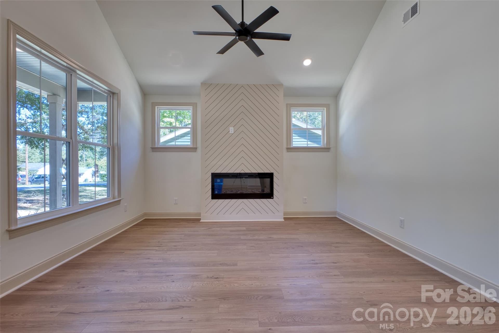 Single Family Residence at 162 Shurley Street, Rock Hill, photo 8 of 39