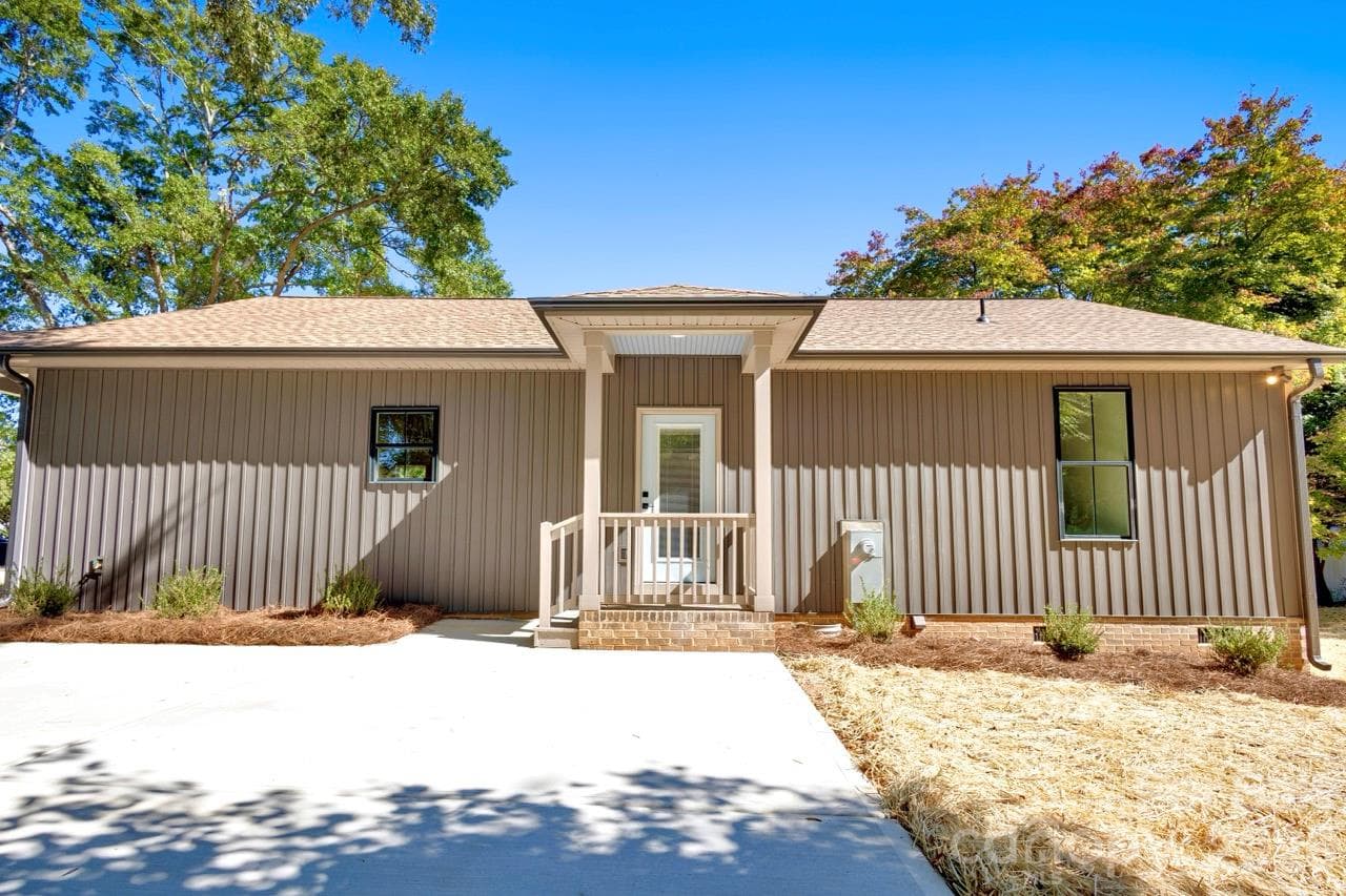 Single Family Residence at 162 Shurley Street, Rock Hill, photo 31 of 39
