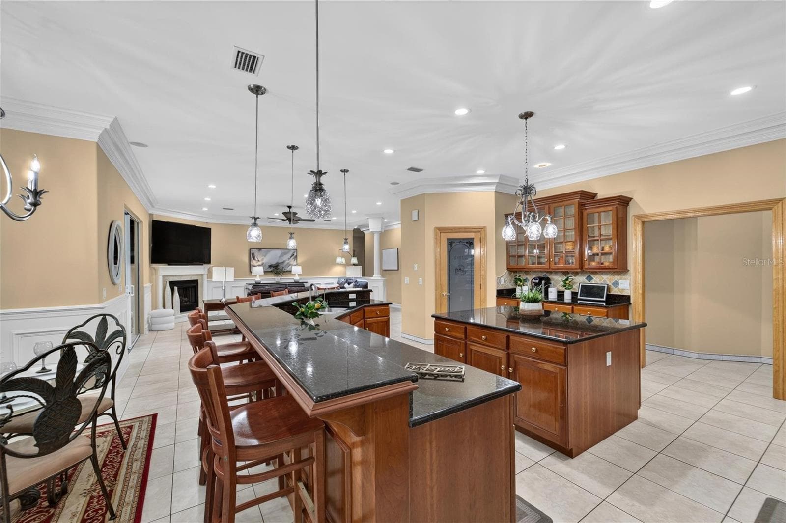 Single Family Residence at 1009 EMERALD CREEK DR, VALRICO, photo 8 of 87