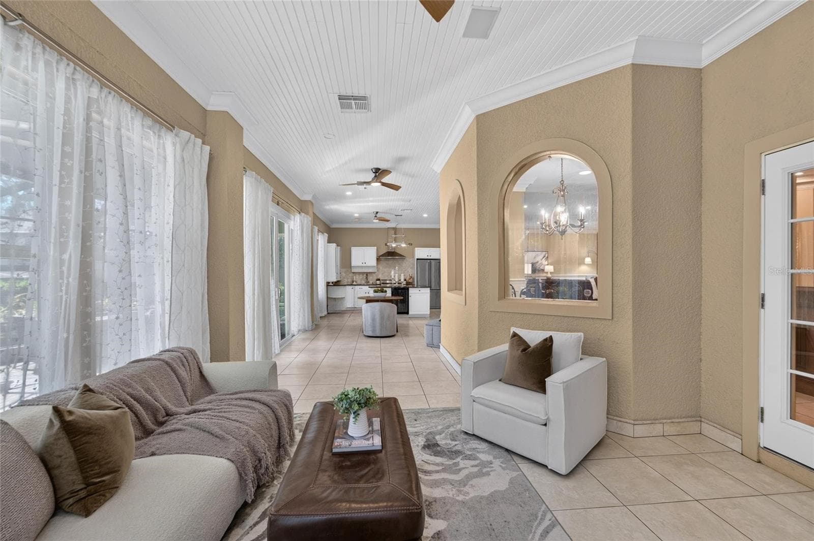 Lanai - 1009 EMERALD CREEK DR, VALRICO