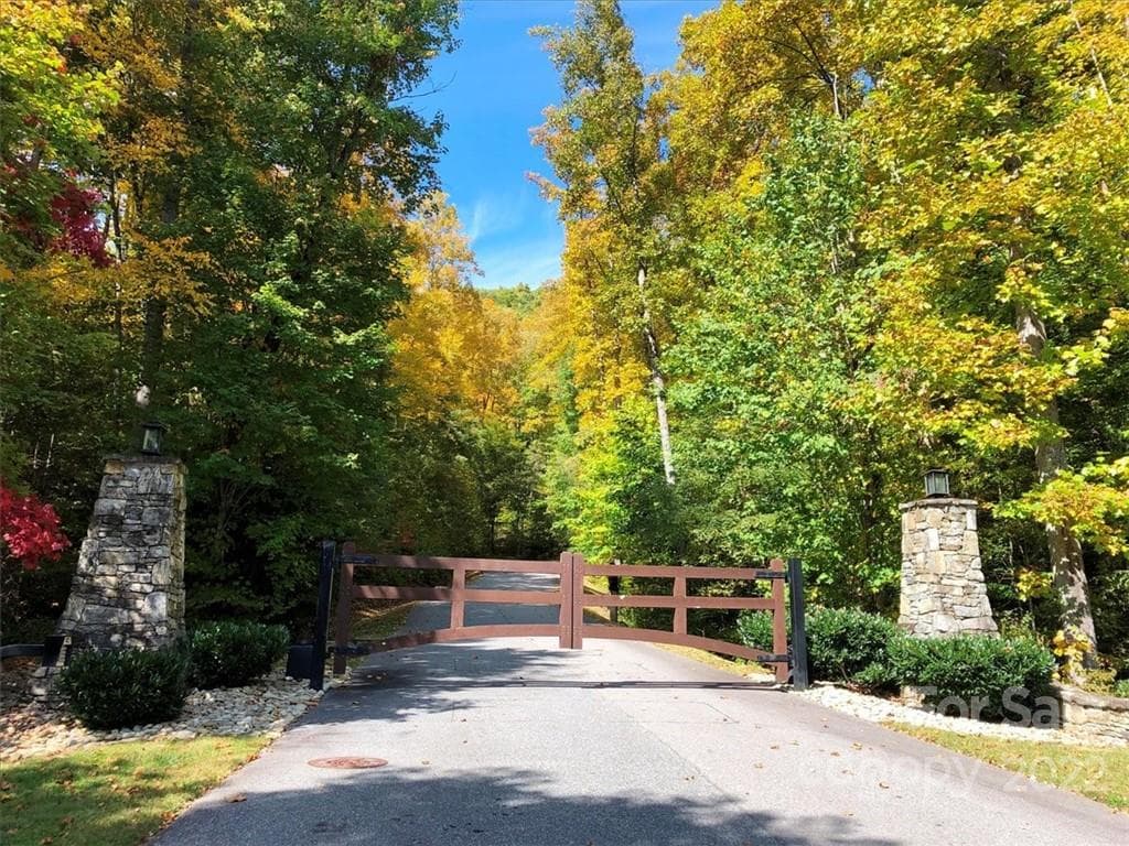 Lot at Waynesville, photo 7 of 8