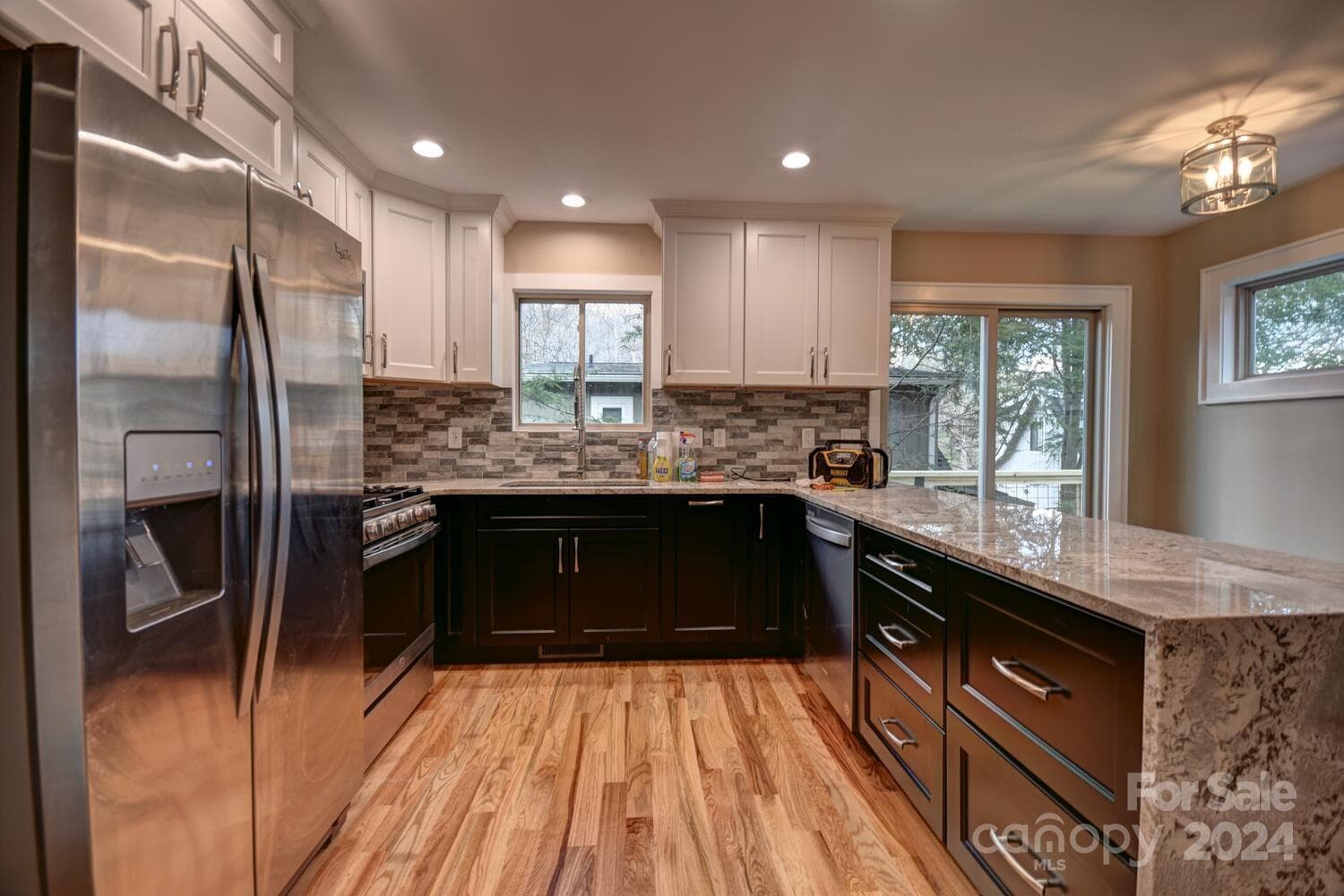 Kitchen with soft close cabinet doors and drawers - Woodlands Village, Maggie Valley