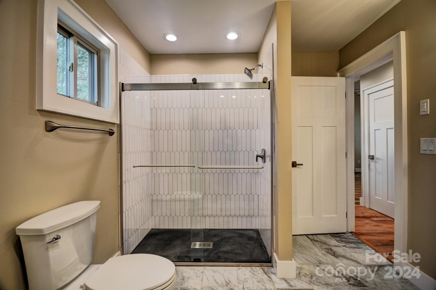 Master Bath - Walk-in Shower - Kohler Fixtures and Shower Door - Woodlands Village, Maggie Valley