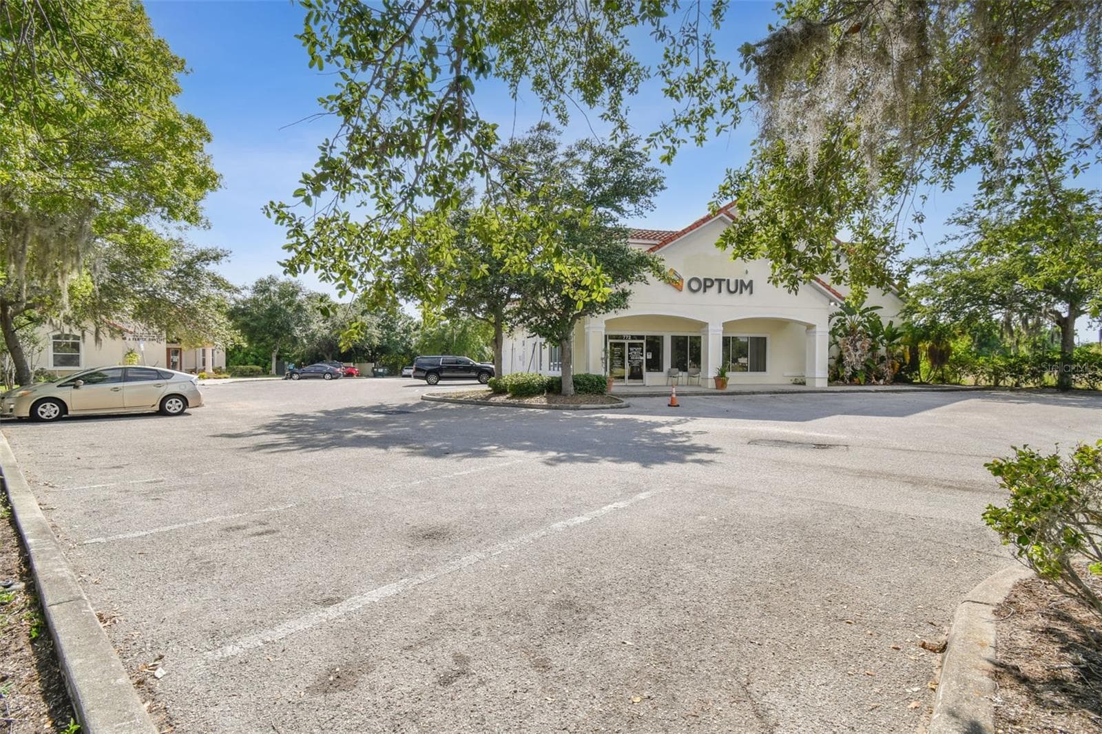 Business at 772 CORTARO DR, SUN CITY CENTER, photo 9 of 88