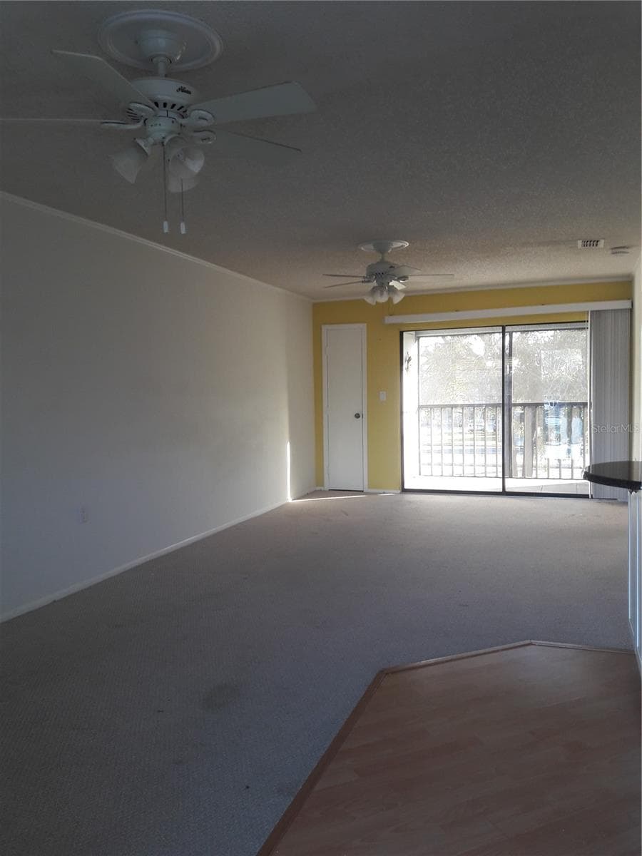 nu quality vinal thru-out - 101 LAKE AVE NE #222, LARGO