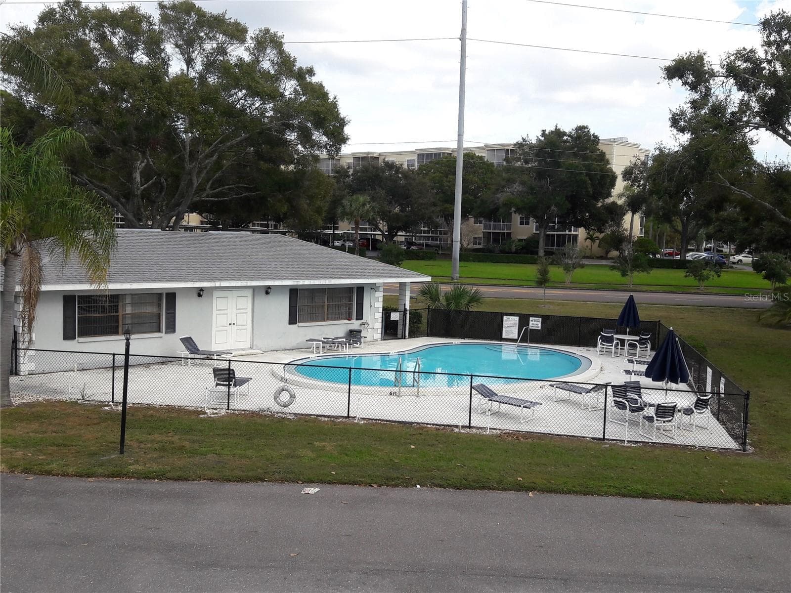 clubhouse nu A/C + pavers - 101 LAKE AVE NE #222, LARGO