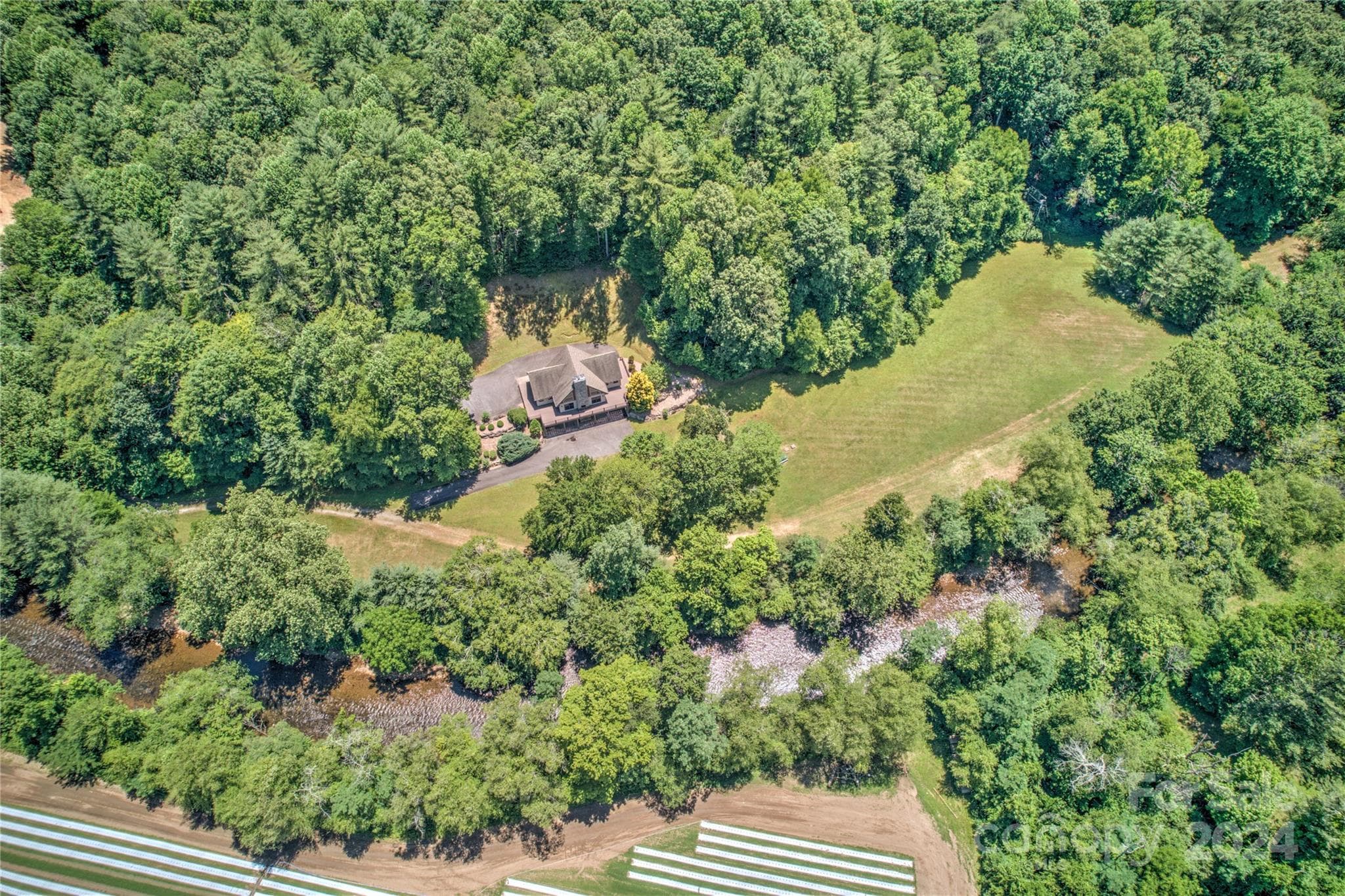 Clubhouse - 1018 Mills River Way, Horse Shoe