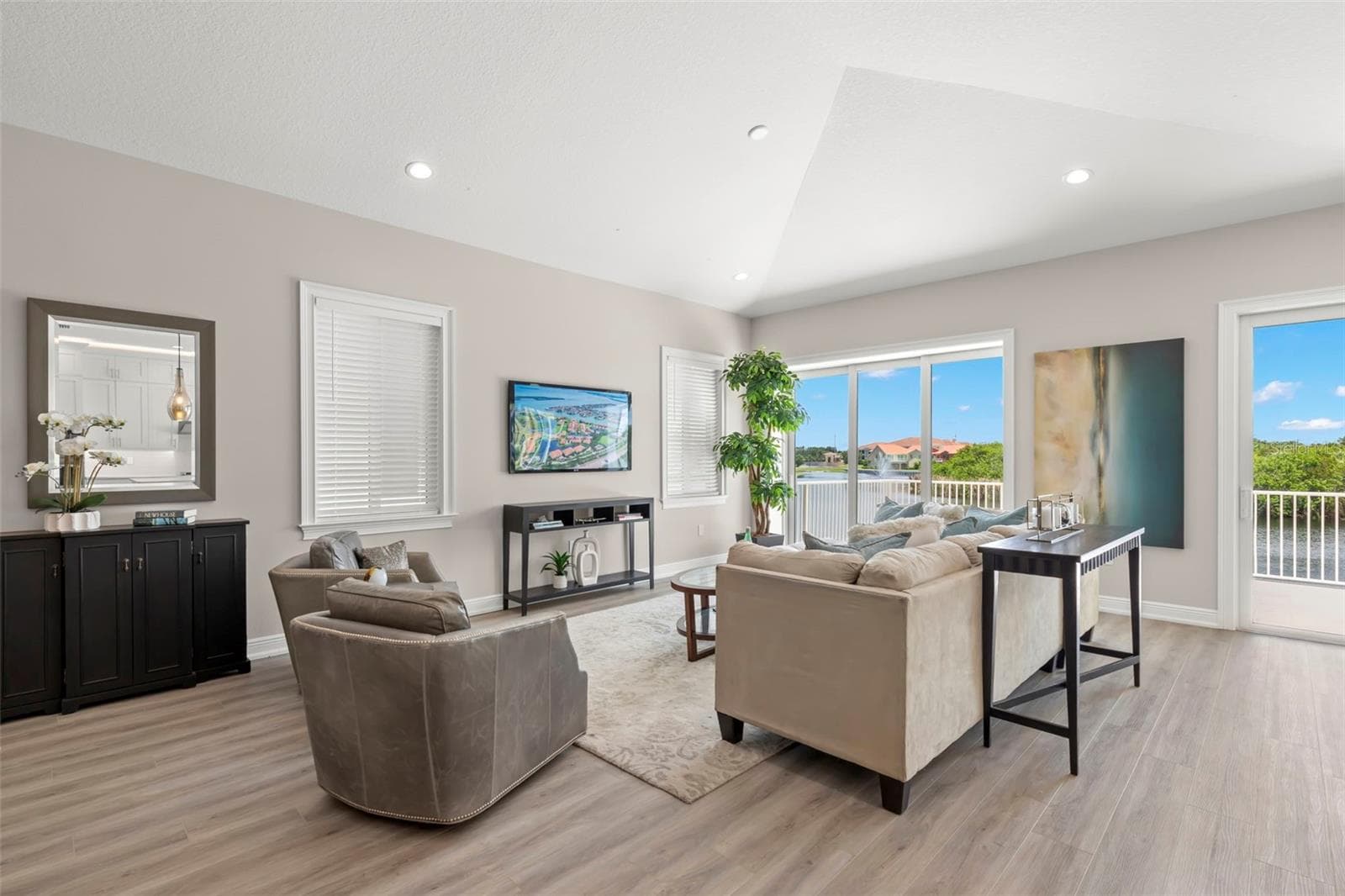 Villa at 47A BAYVIEW CT S, ST PETERSBURG, photo 4 of 47