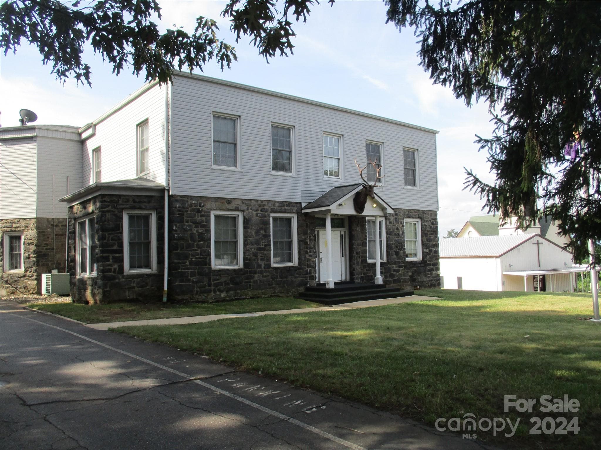 Hotel/Motel at Asheville, photo 2 of 11