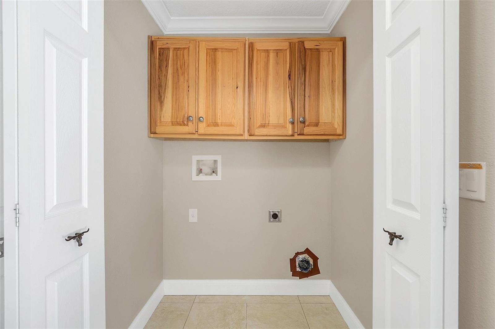 Guest House Laundry - 4147 BOGGY CREEK RD, KISSIMMEE