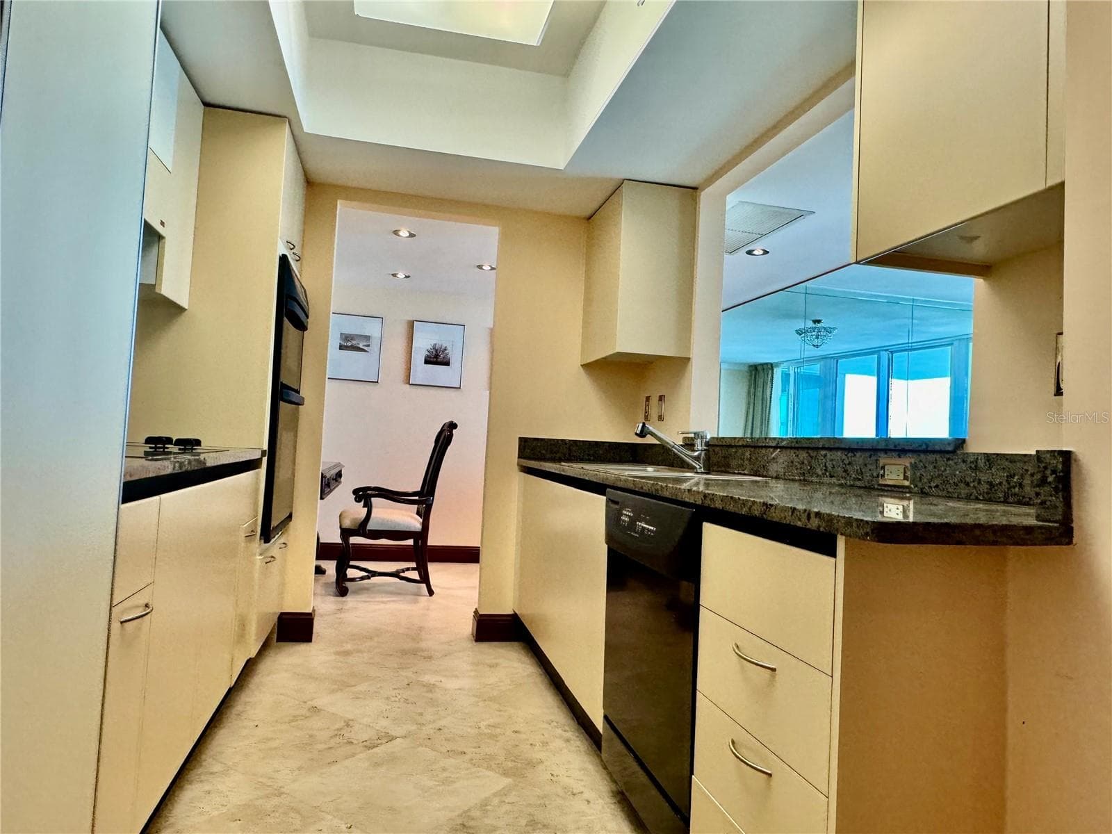 kitchen - 1500 OCEAN DR #905, MIAMI BEACH