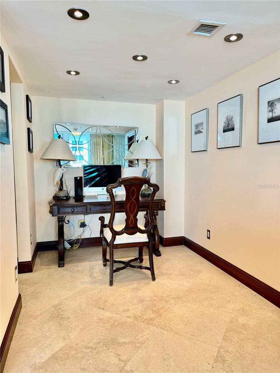 dinning room - 1500 OCEAN DR #905, MIAMI BEACH