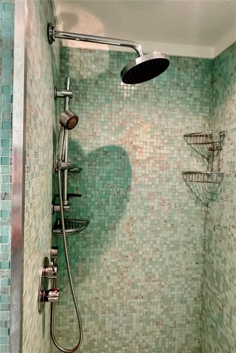 2nd bathroom - 1500 OCEAN DR #905, MIAMI BEACH