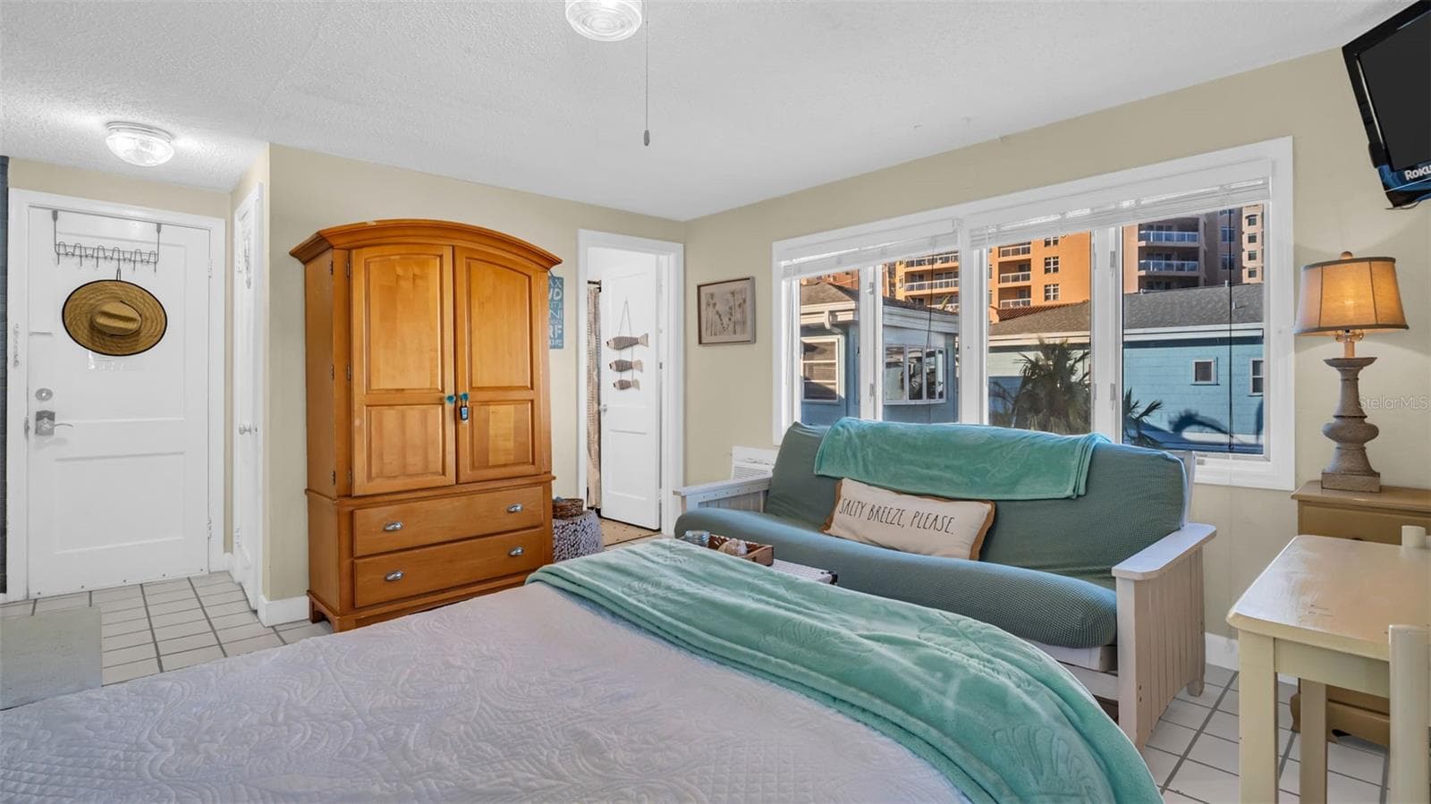 Sudio, TWO Twin Murphy Beds plus sofa, dinette, etc. - 483 E SHORE DR #D4, CLEARWATER BEACH