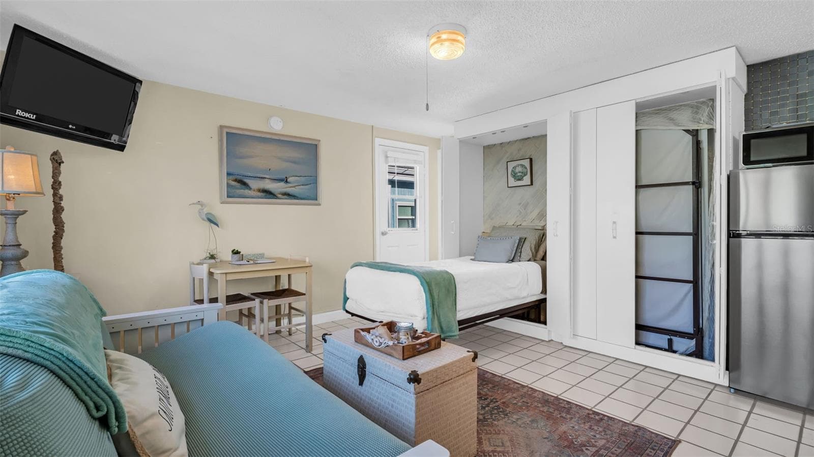 Condo - Hotel at 483 E SHORE DR #D4, CLEARWATER BEACH, photo 6 of 23