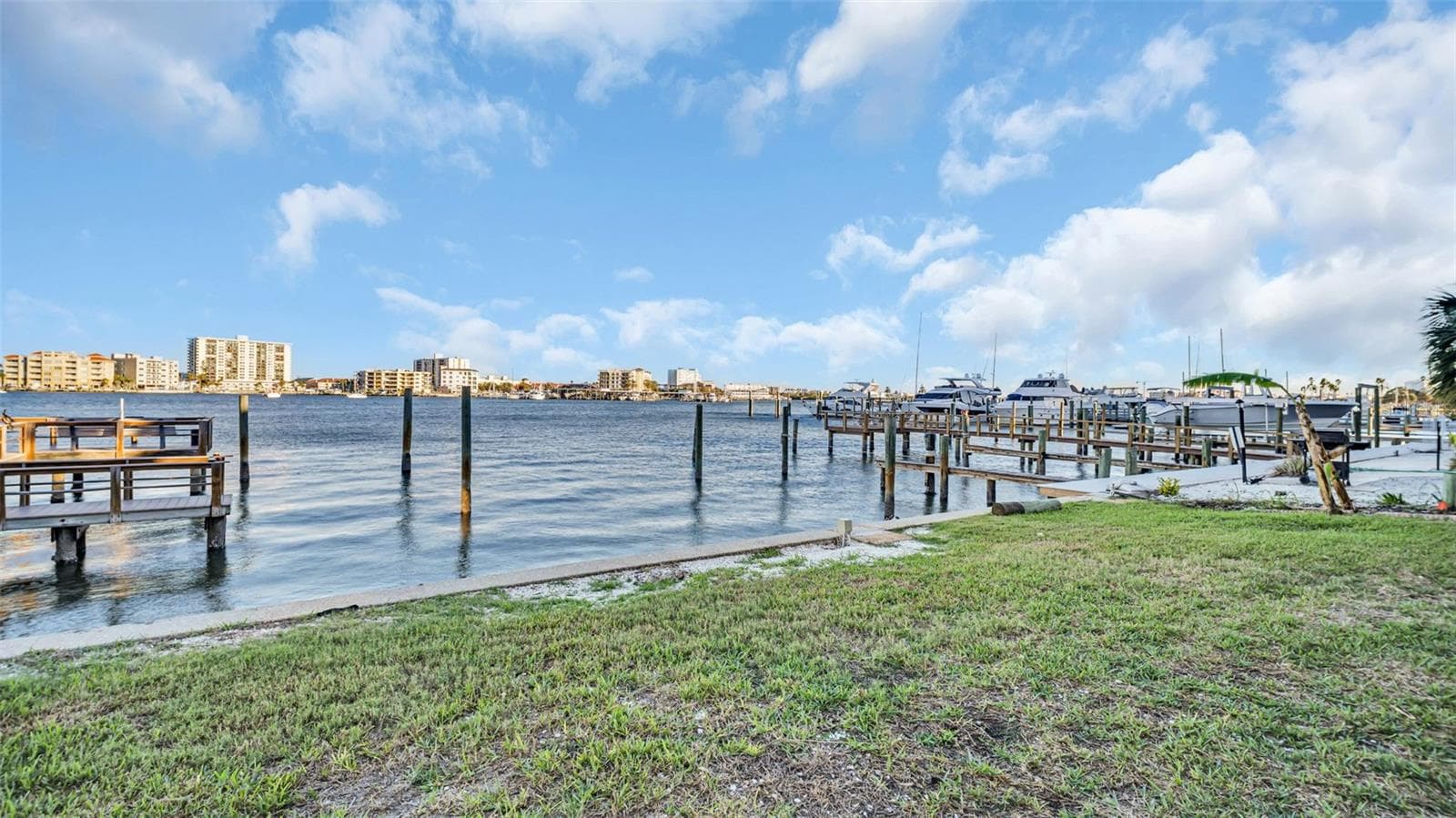 Condo - Hotel at 483 E SHORE DR #D4, CLEARWATER BEACH, photo 12 of 23