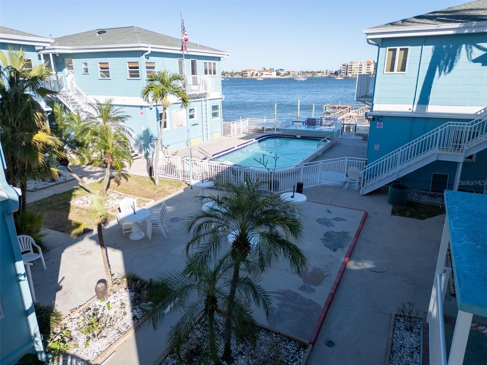 Condo - Hotel at 483 E SHORE DR #D4, CLEARWATER BEACH, photo 22 of 23