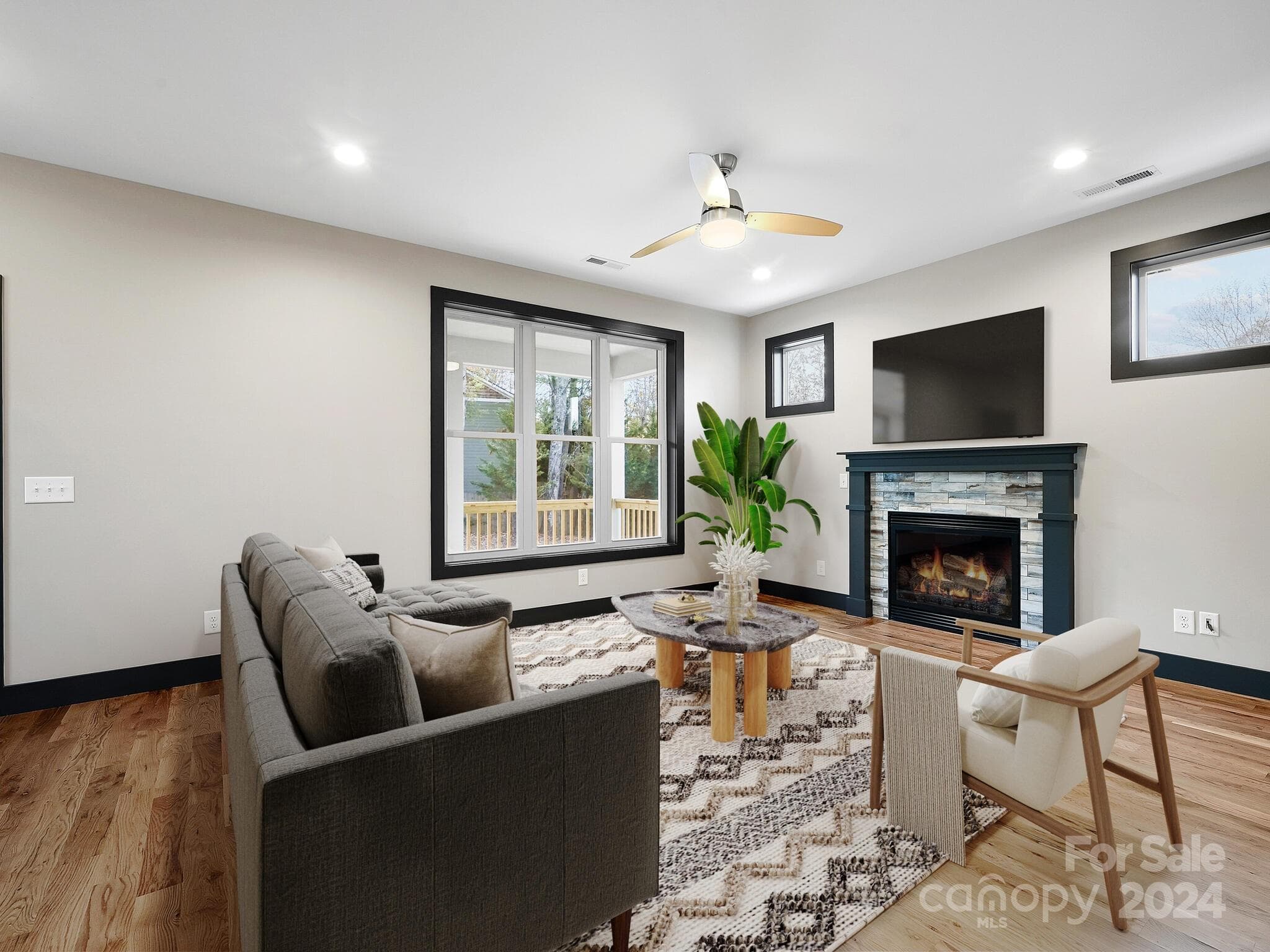Spacious Living Room with Gas Fireplace - Asheville