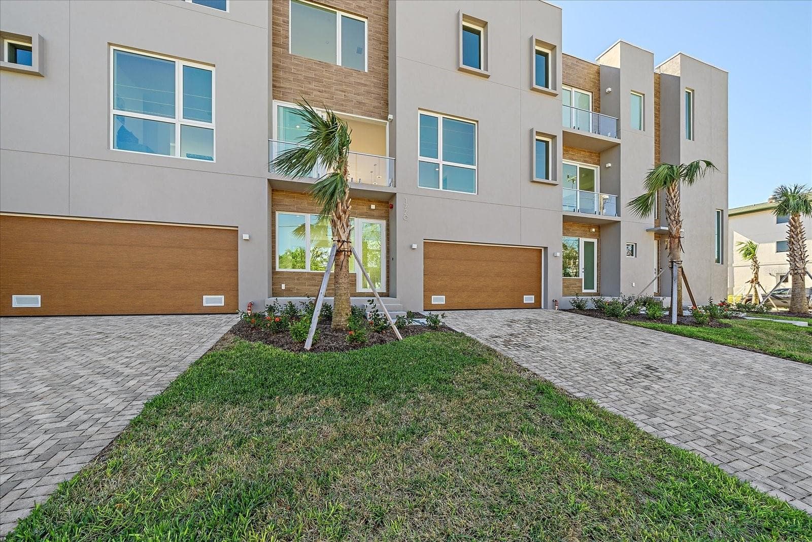 Townhouse at 1720 ALDERMAN ST, SARASOTA, photo 2 of 48