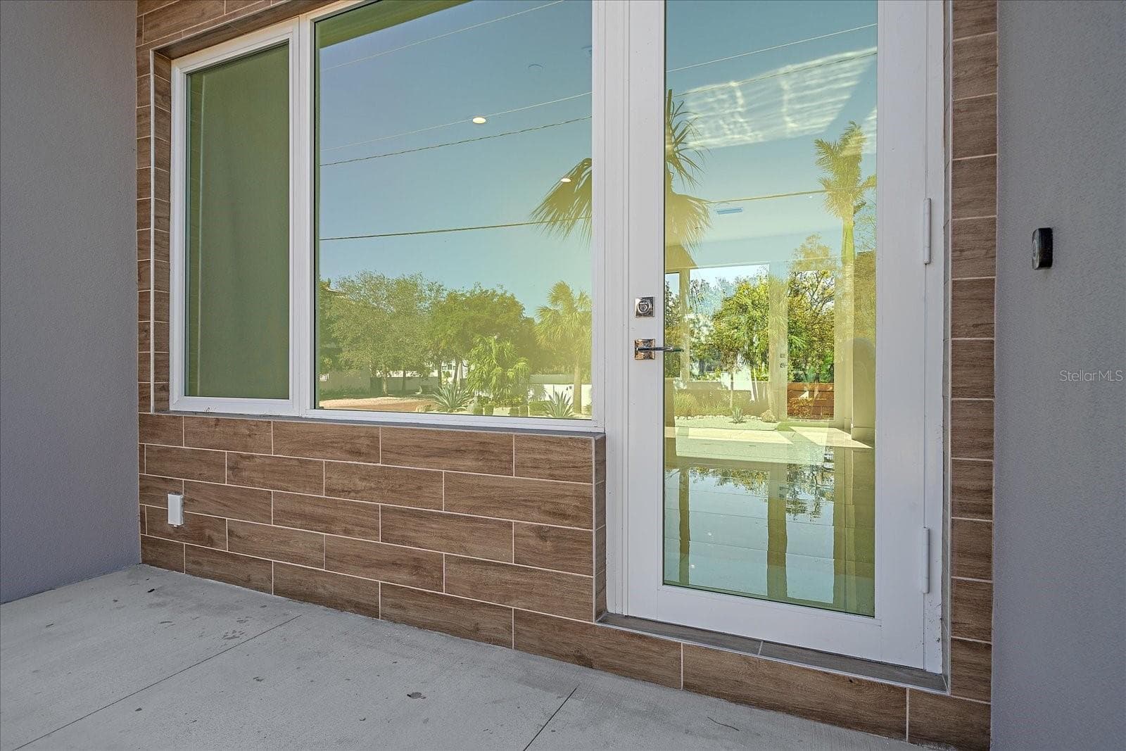 Townhouse at 1720 ALDERMAN ST, SARASOTA, photo 4 of 48