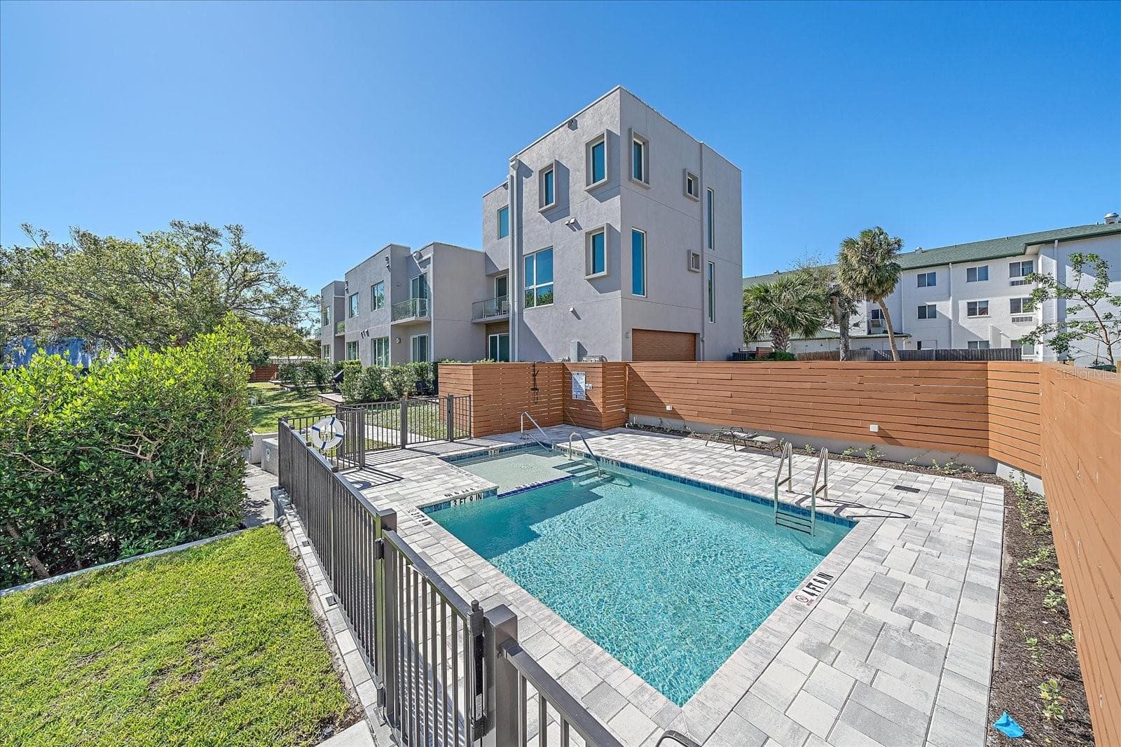 Townhouse at 1720 ALDERMAN ST, SARASOTA, photo 12 of 48