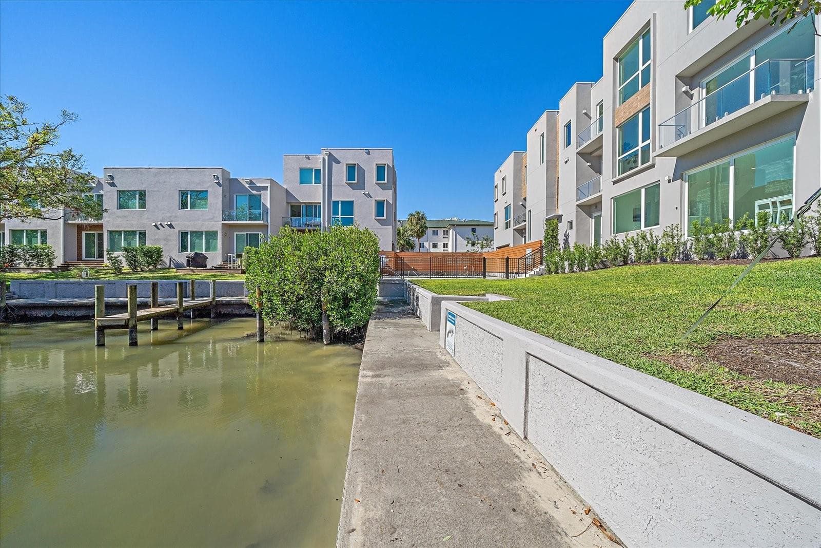 Townhouse at 1720 ALDERMAN ST, SARASOTA, photo 16 of 48