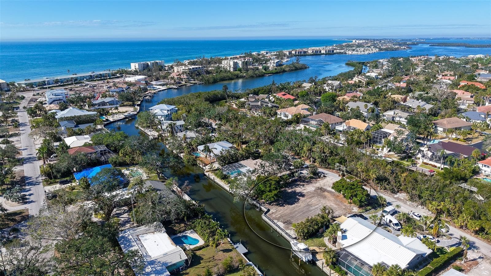 NEIGHBORHOOD HAS ITS OWN MARINA/BOAT BASIN - 660 LONGVIEW DR, LONGBOAT KEY