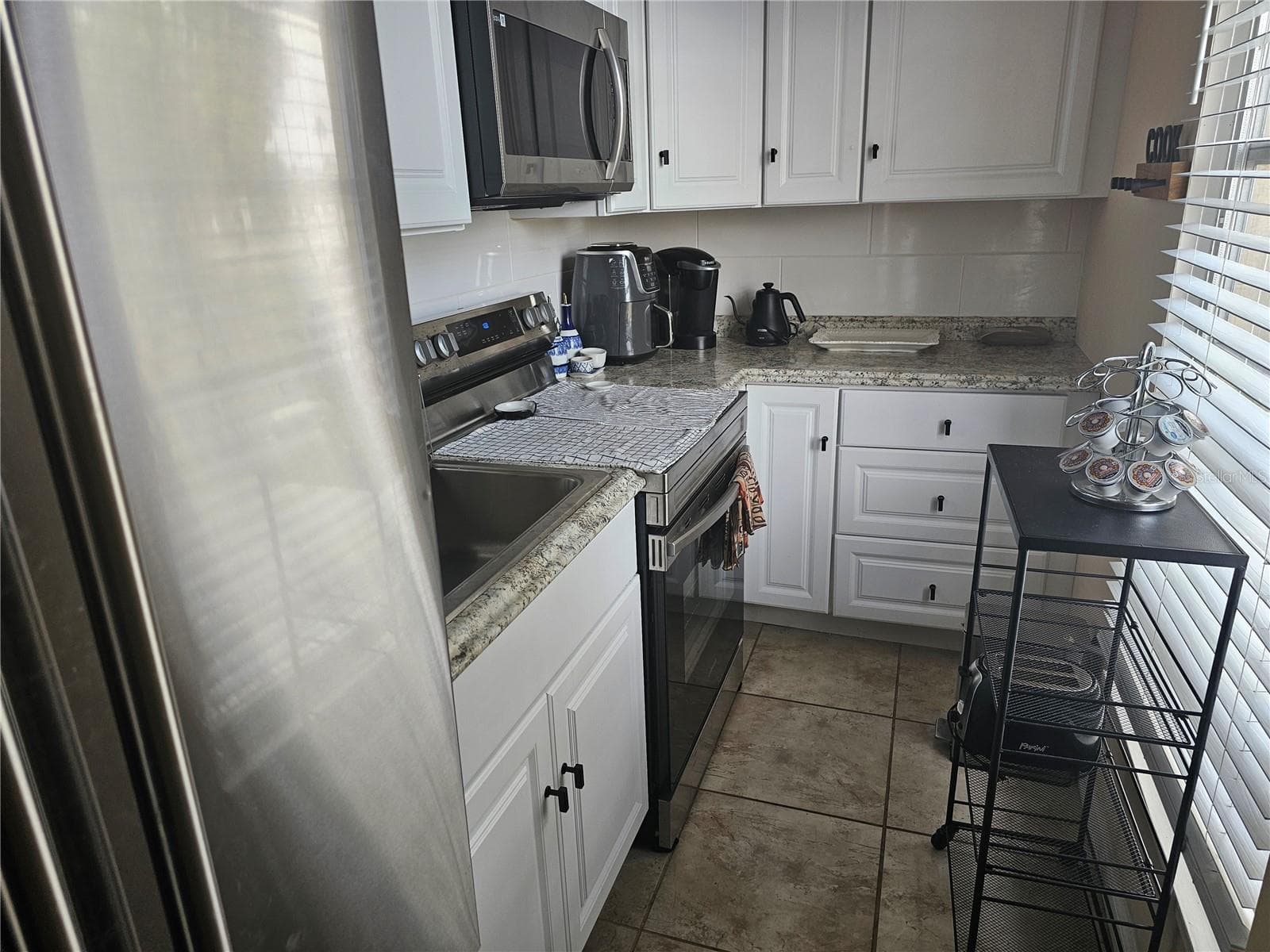 Villa at 915 CLUB CIR, LAKESHORE, photo 3 of 35