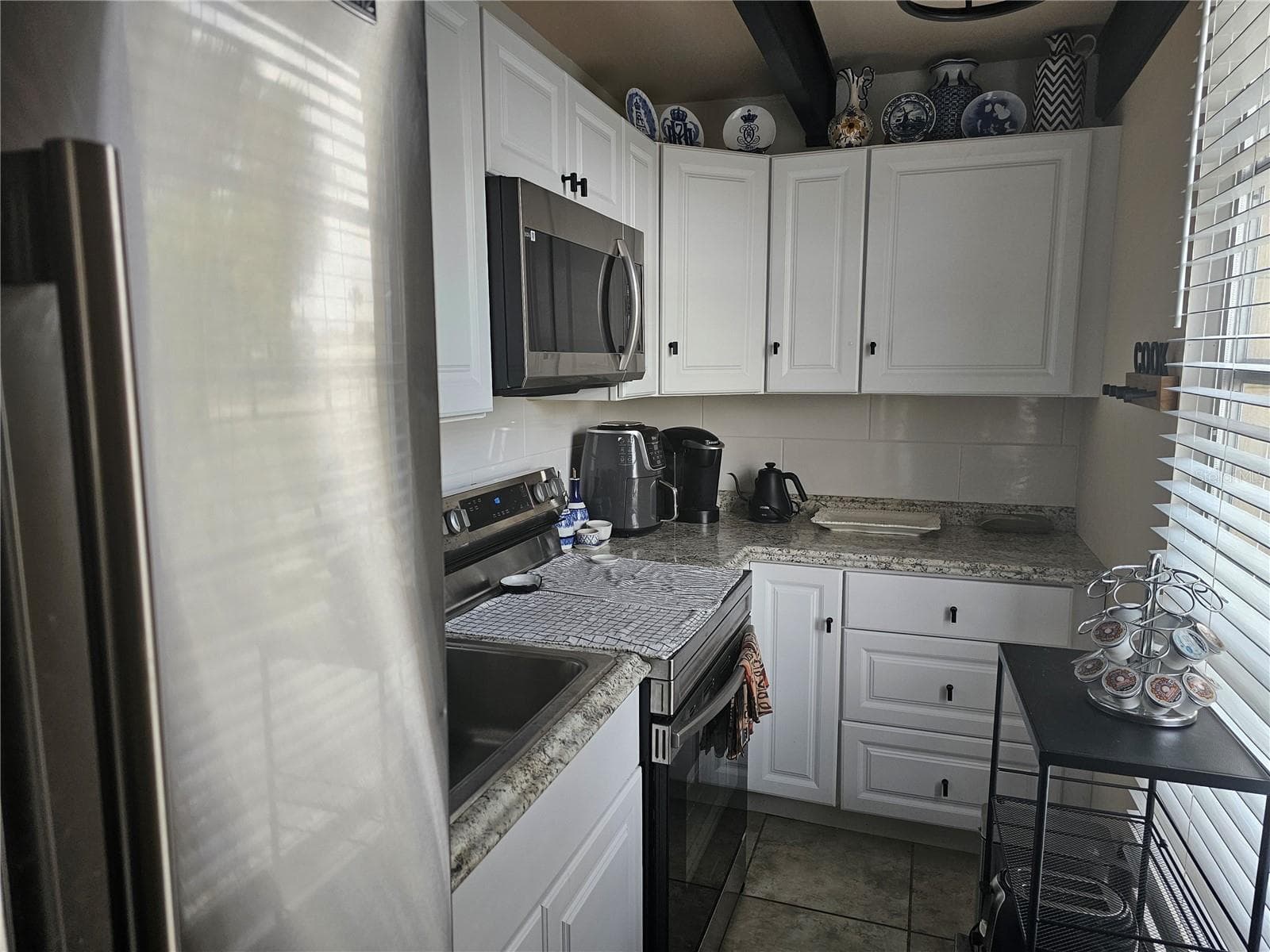 Villa at 915 CLUB CIR, LAKESHORE, photo 4 of 35