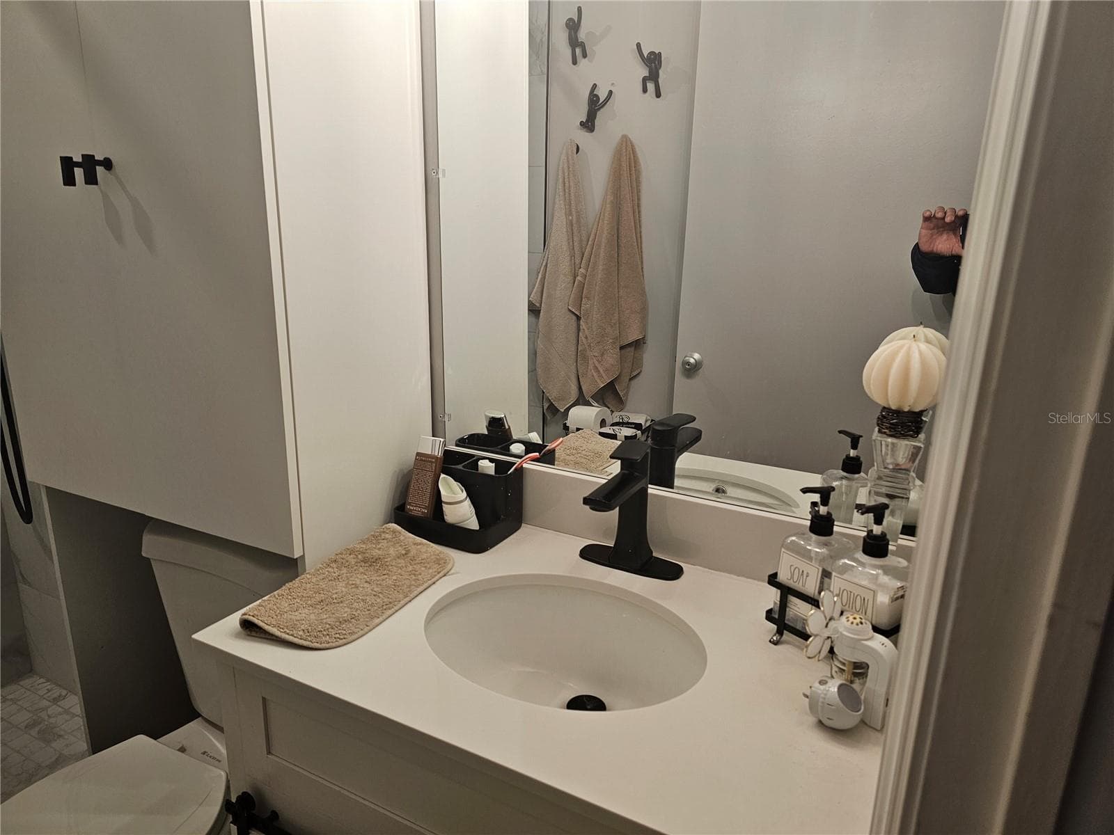 Villa at 915 CLUB CIR, LAKESHORE, photo 9 of 35