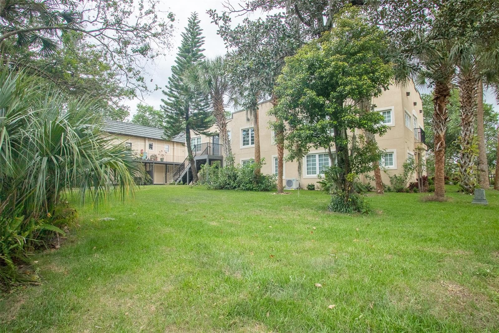 Multi-Family 5+ at 915 E PALMETTO ST, LAKELAND, photo 7 of 65