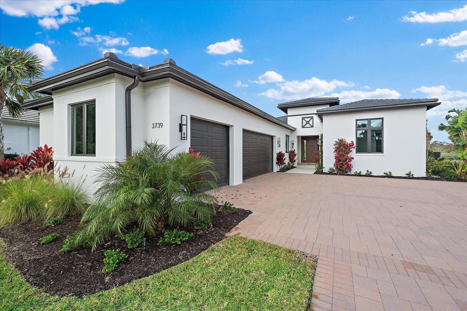 Single Family Residence at 3739 CALEDONIA LN, SARASOTA, photo 2 of 38