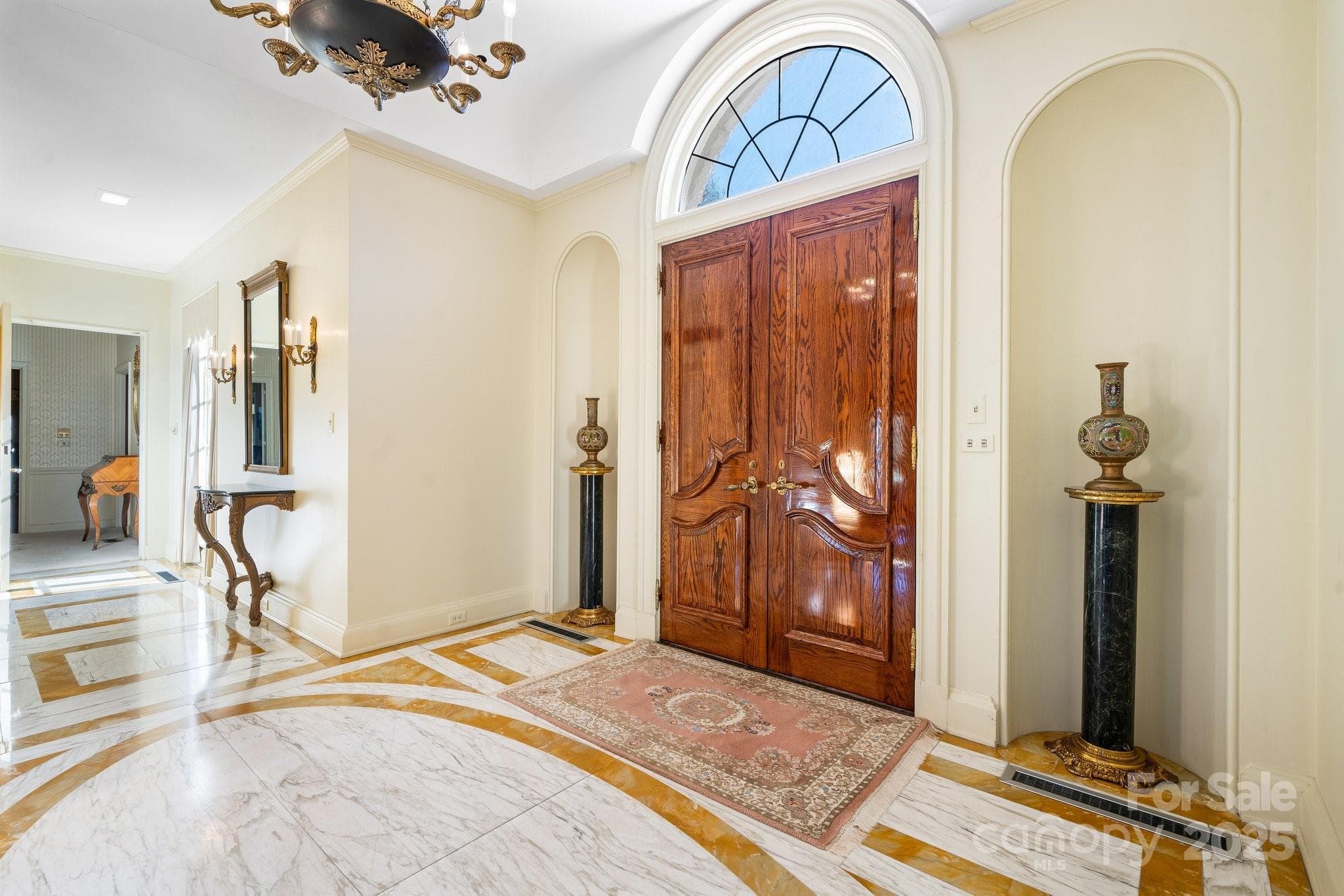 Entrance - Lenoir