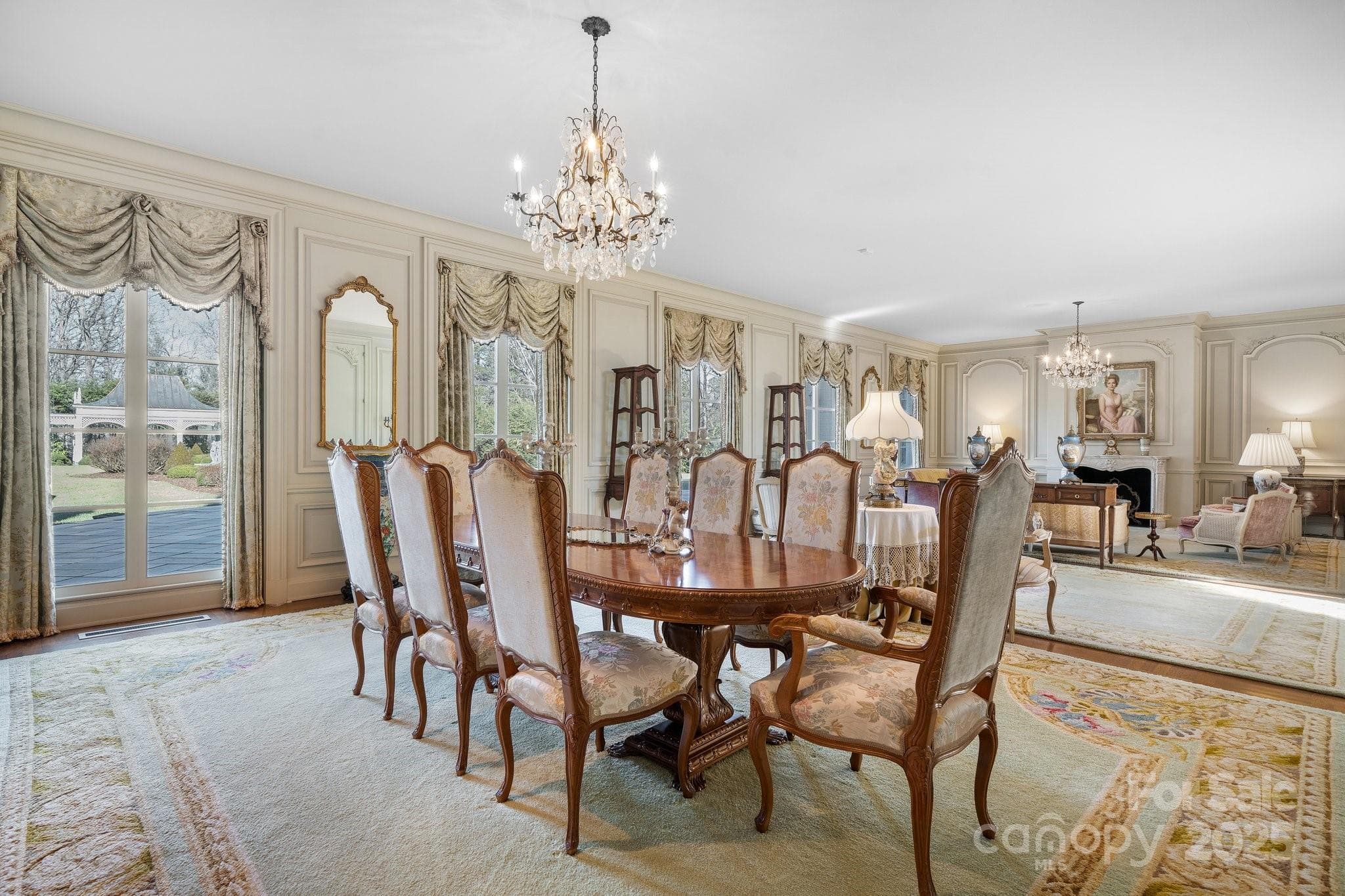 Dining Area - Lenoir