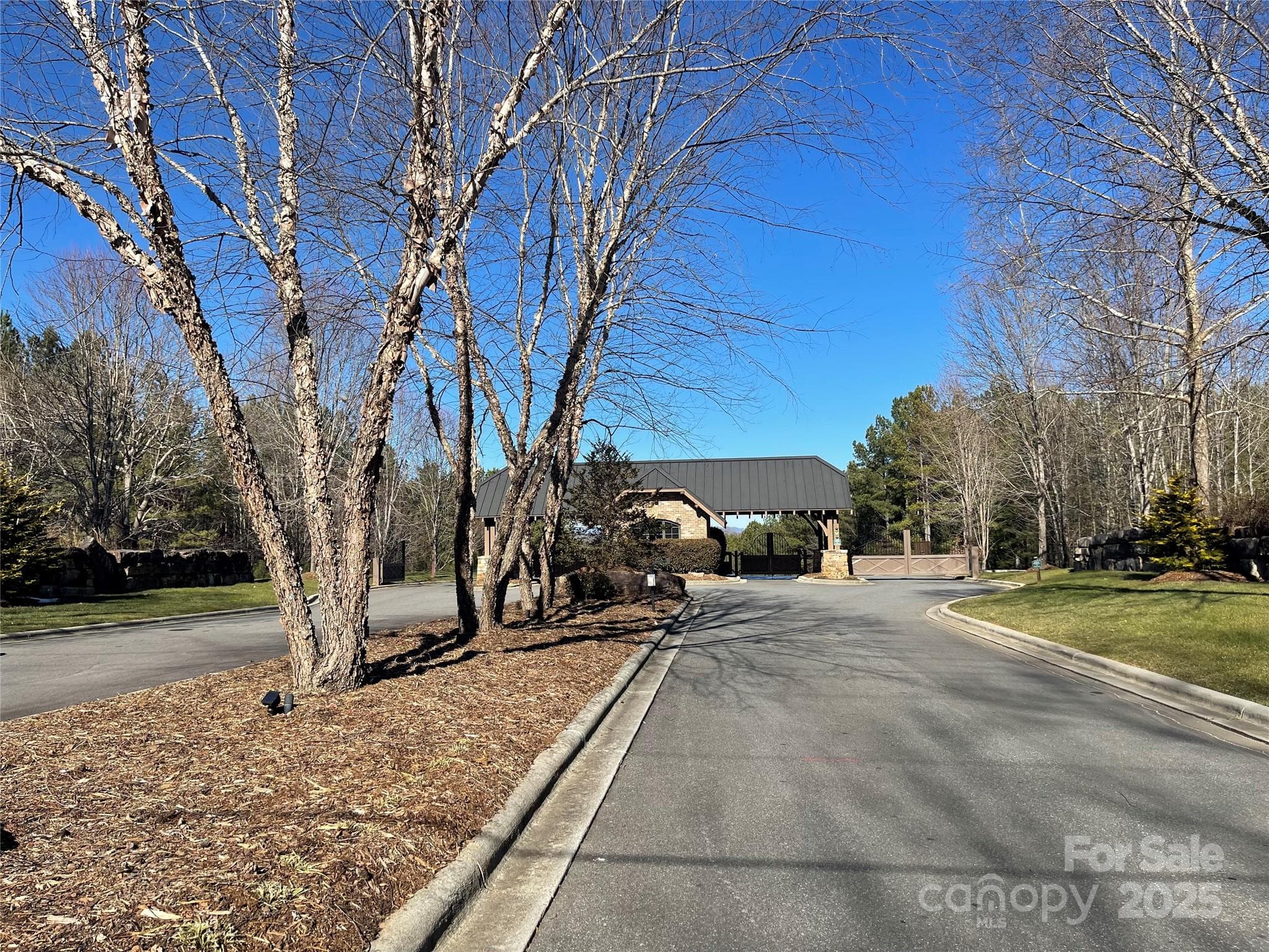 Main entrance with gated access. - 109 Shortoff Trail, Valdese