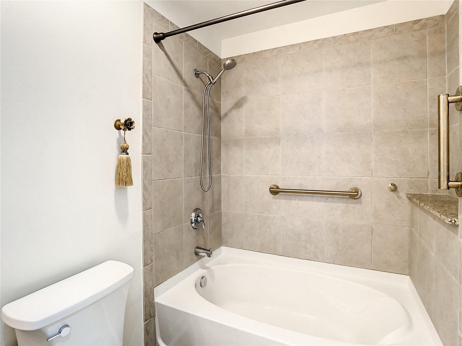 bath - 155 S COURT AVE #2107, ORLANDO
