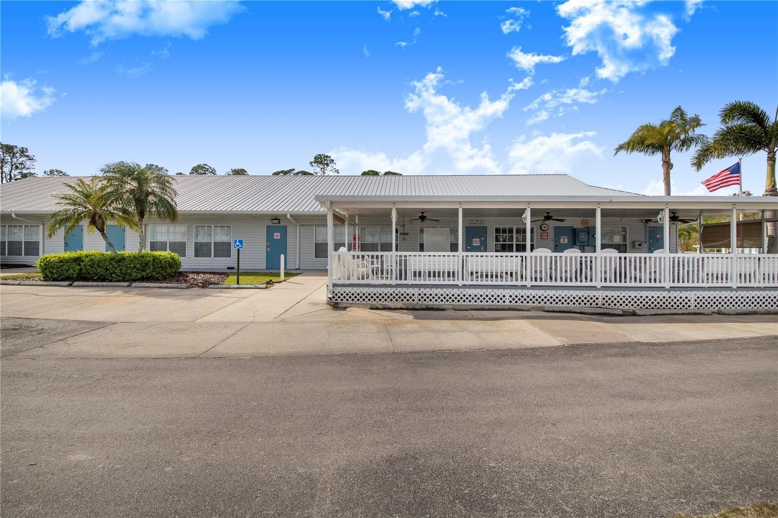 Manufactured Home at 332 FAIRWAY BLVD, FROSTPROOF, photo 51 of 56