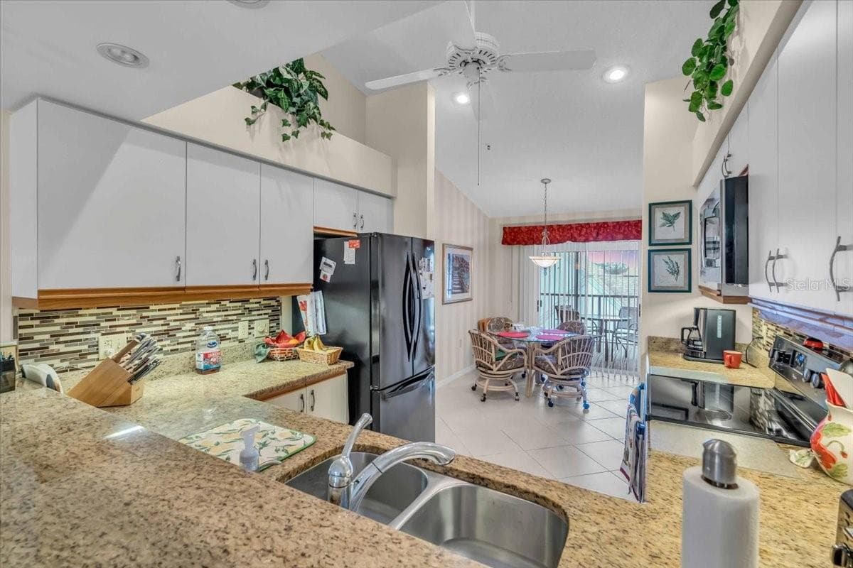 look through towards front - 6713 STONE RIVER RD #206, BRADENTON