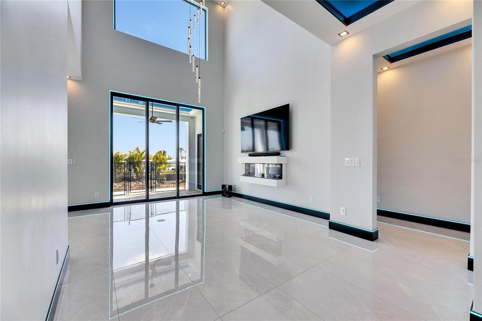 Single Family Residence at 6538 SIMONE SHORES CIR, APOLLO BEACH, photo 10 of 90