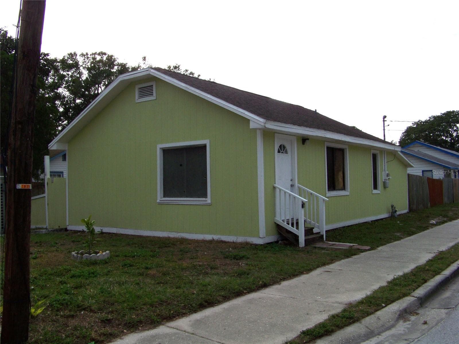 Single Family Residence at 1554 TILLEY AVE, CLEARWATER, photo 2 of 18